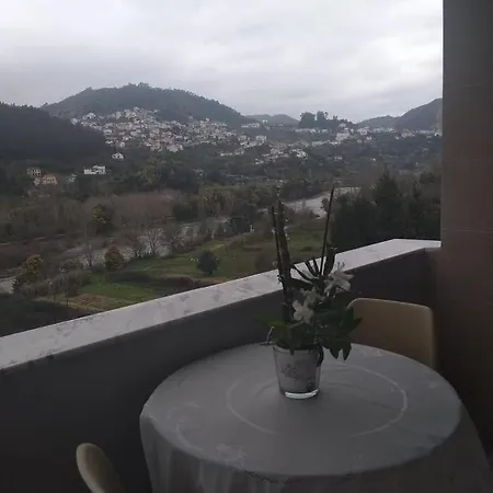Holiday home Moradia Lili Ronqueira